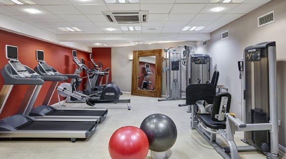 Hilton Garden Racecourse Hotel 4*